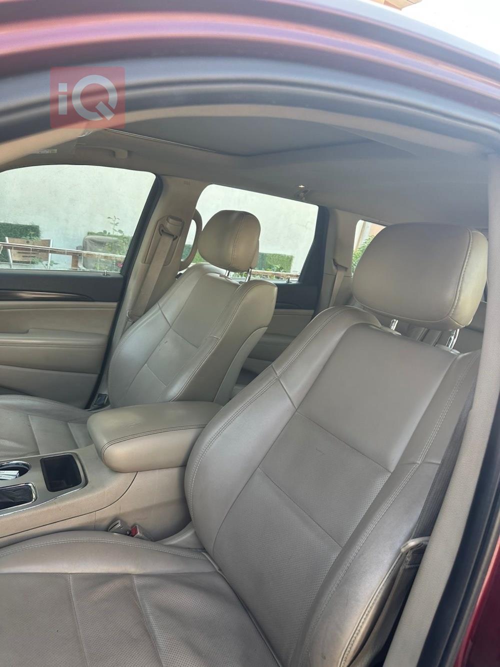 جیپ گراند شیرۆکی